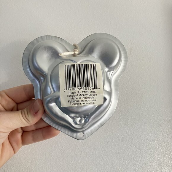 New Vintage Wilton Mickey Mouse Singles Mini Treat Cake Pan Mold Insert - Picture 6 of 6